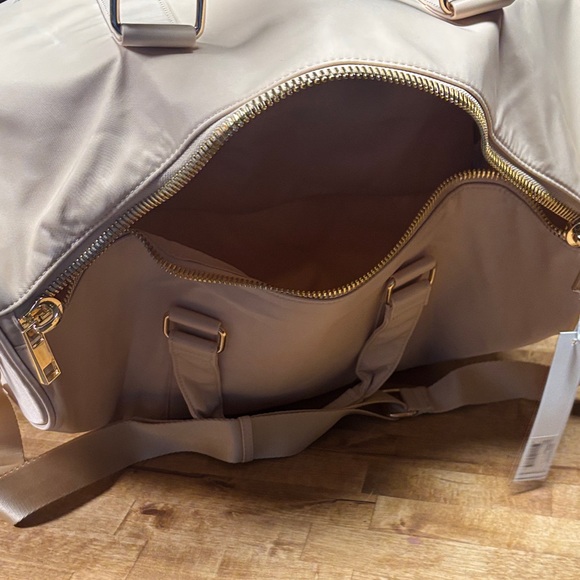 Stoney Clover Lane large duffle bag NWT !!!( retail 209.00) - Picture 8 of 12